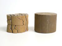 samples of wet and dry clay